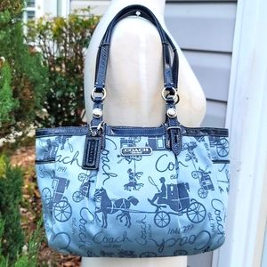Coach East West Horse Carriage Shoulder Bag F16563
